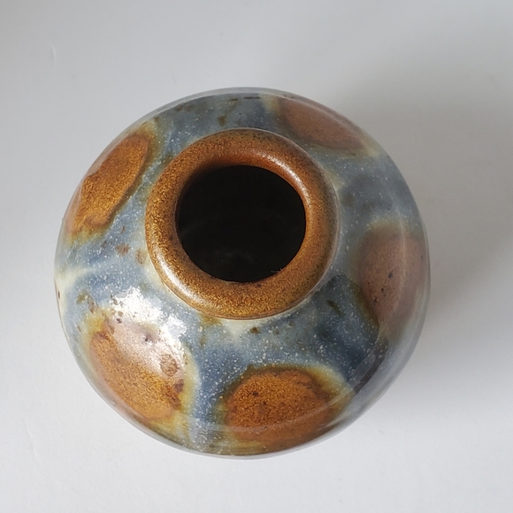 Signed Studio Pottery Bud Vase Pot - Picture 7 of 9